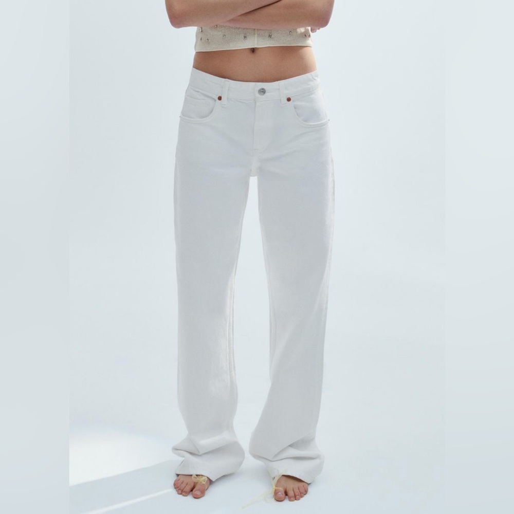 Zara White Full Length Mid-Rise Wide Leg Jeans Size 4